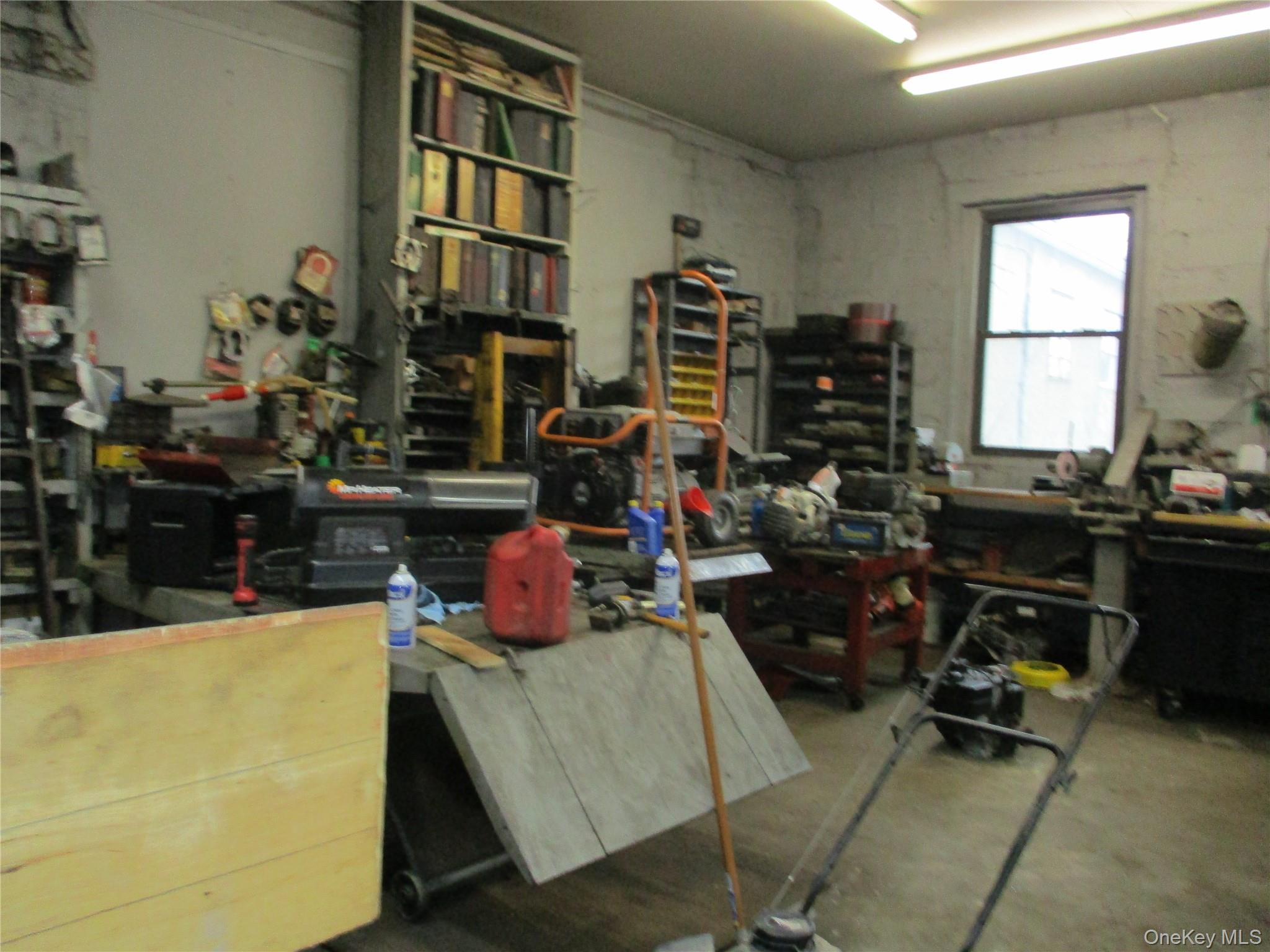 365 E Broadway Property Photo 5