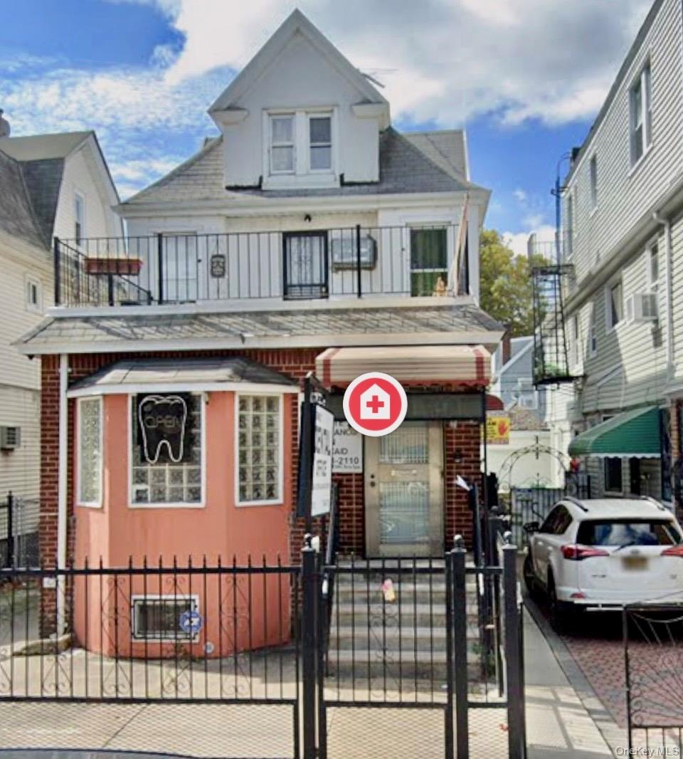 10312 Lefferts Boulevard Property Photo 1