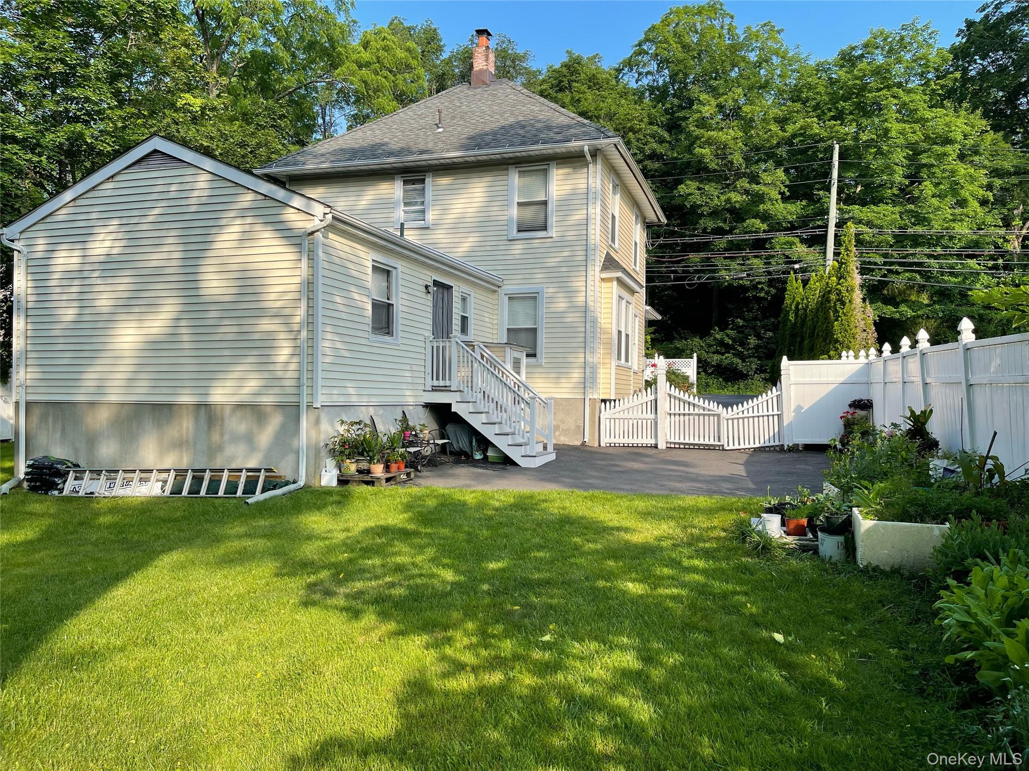 73 S Bedford Road Property Photo 5