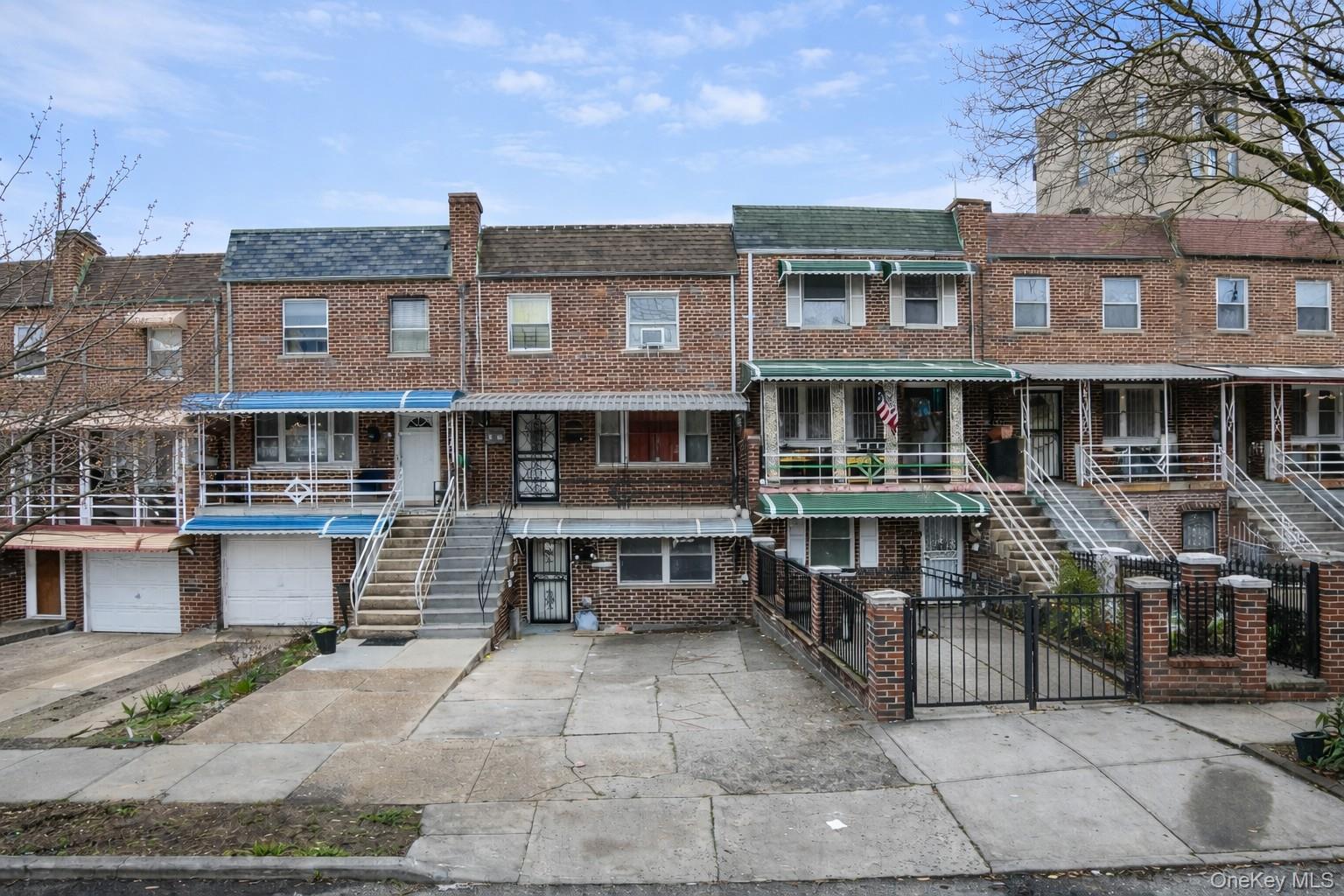3014 Matthews Avenue Property Photo 3