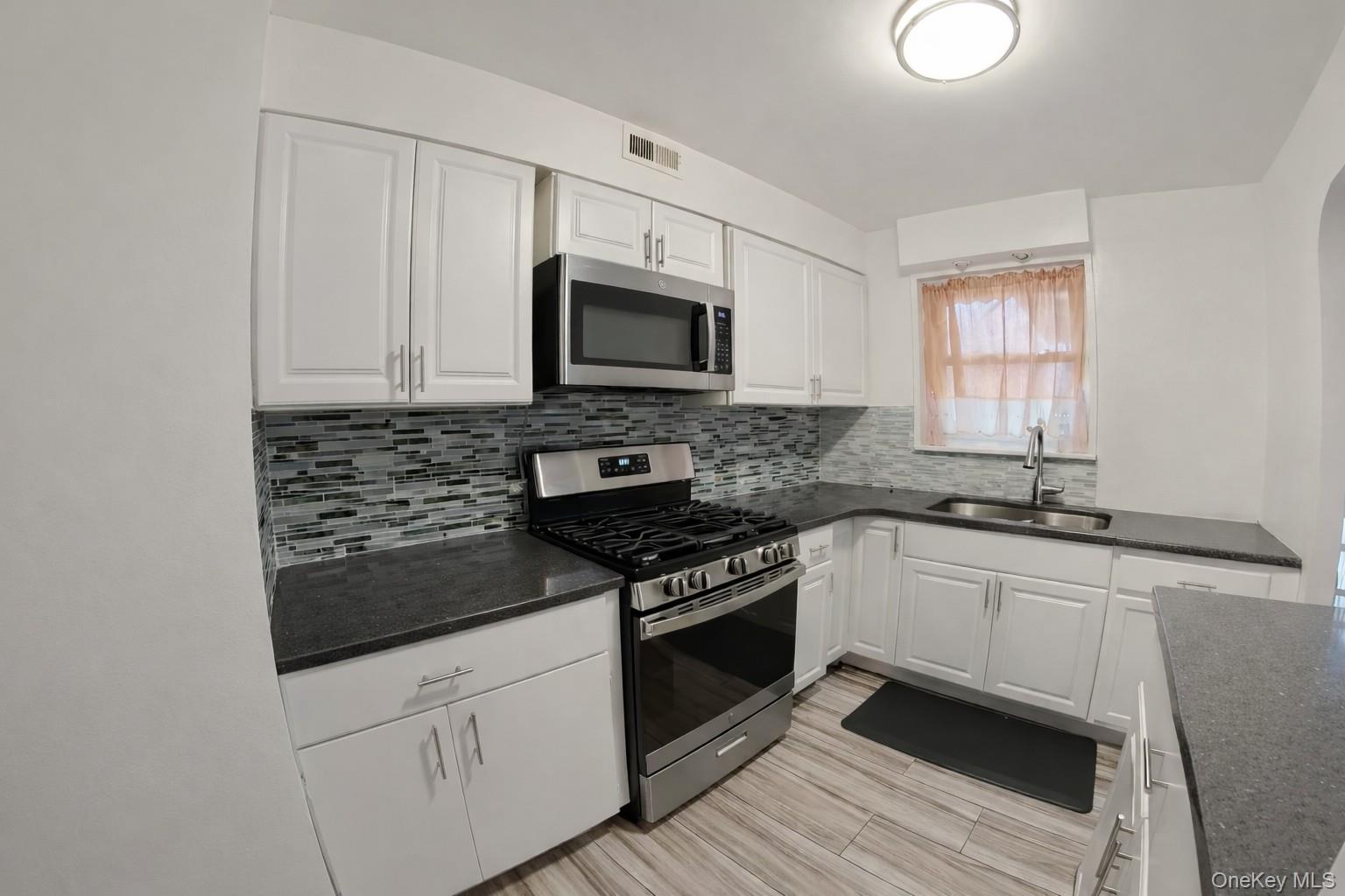 3014 Matthews Avenue Property Photo 15