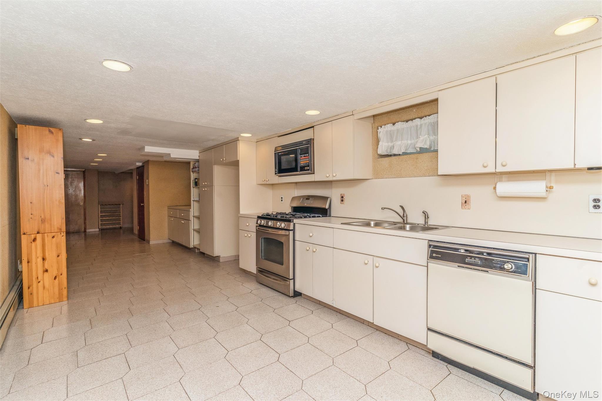 77 Lucille Avenue Property Photo 35