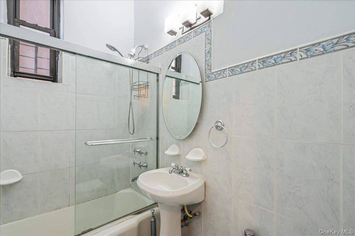 67-35 Yellowstone Boulevard 1j Property Photo 12