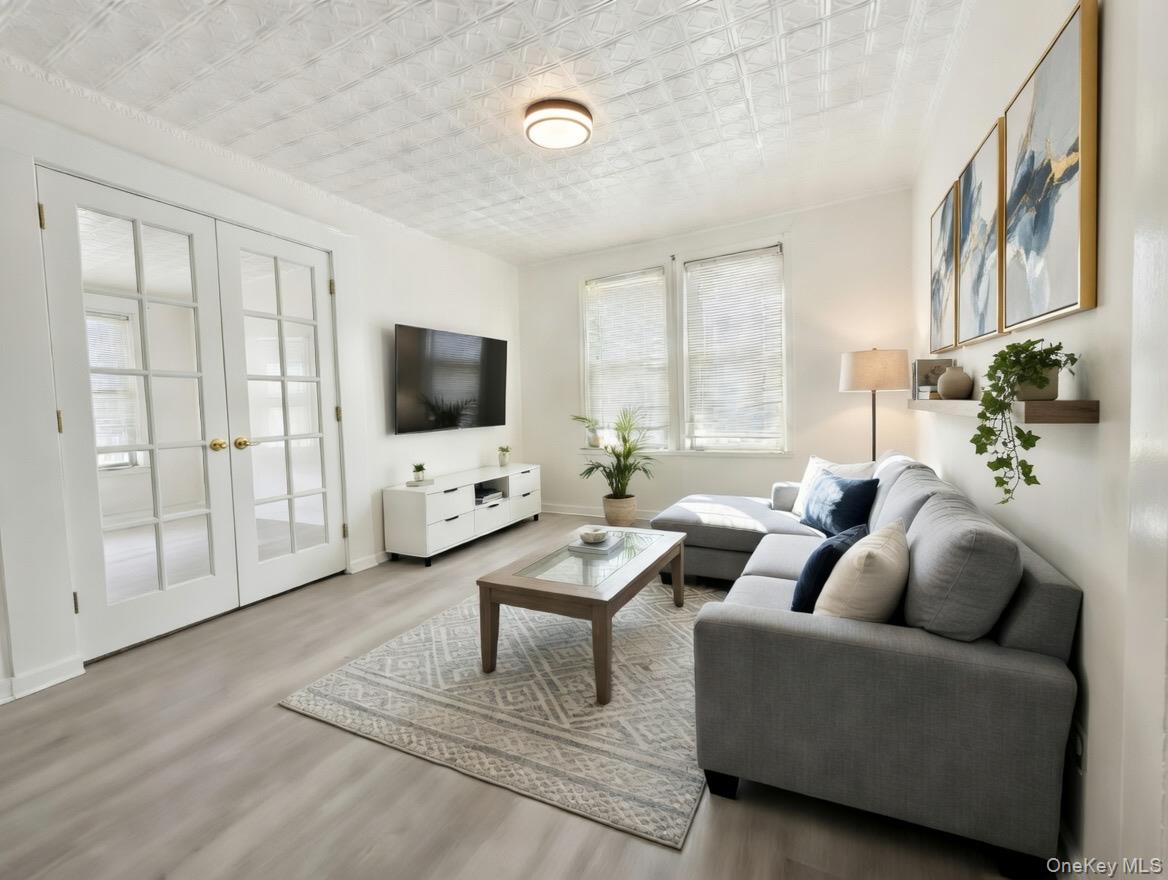 611 Saint Lawrence Avenue 2 Property Photo 2