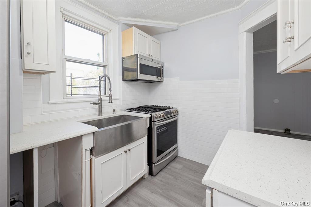 611 Saint Lawrence Avenue 2 Property Photo 7