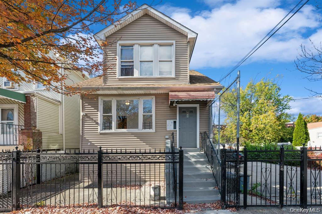 611 Saint Lawrence Avenue 2 Property Photo 8