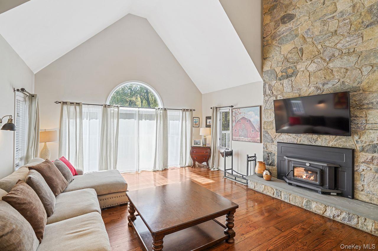 17 Pine Hill Drive Property Photo 9