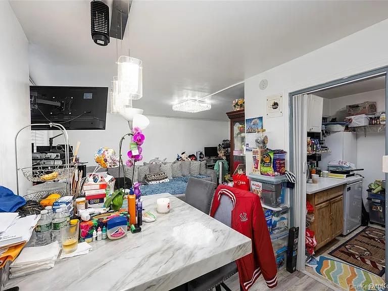 2661 Marion Ave 5a Property Photo 5