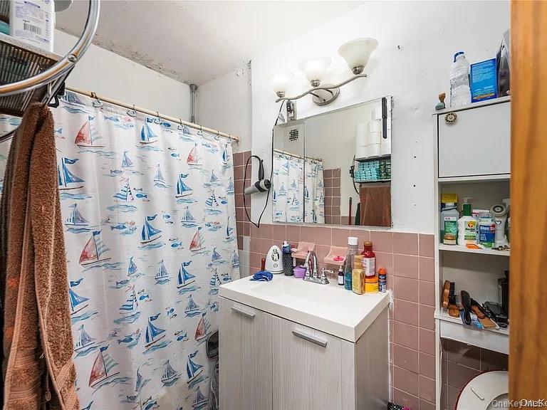 2661 Marion Ave 5a Property Photo 6
