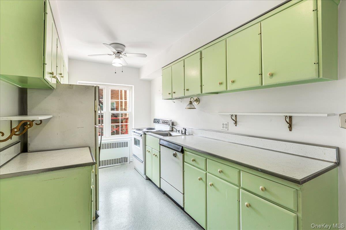 366 Stewart Avenue C4 Property Photo 16