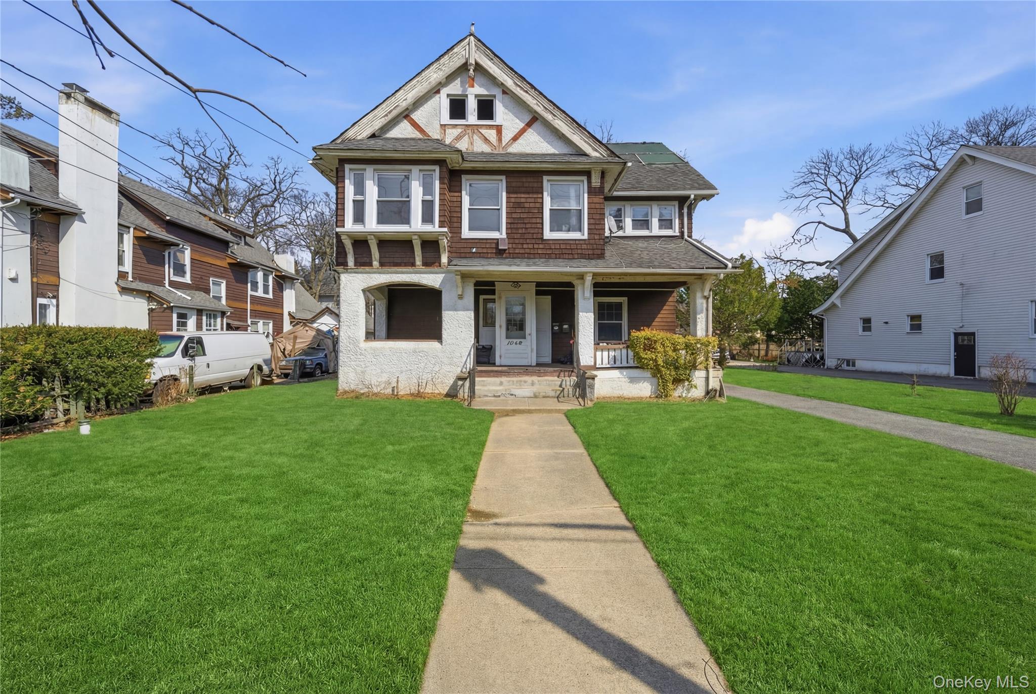 1046 Dickens Street Property Photo 1