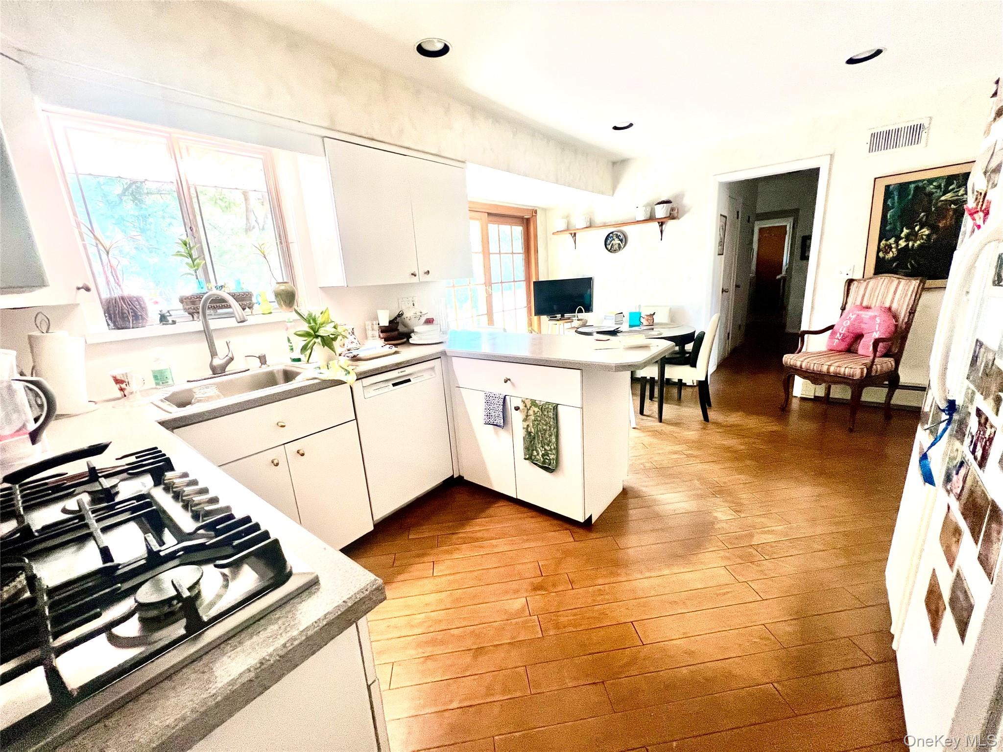2 Wyckoff Place Property Photo 5