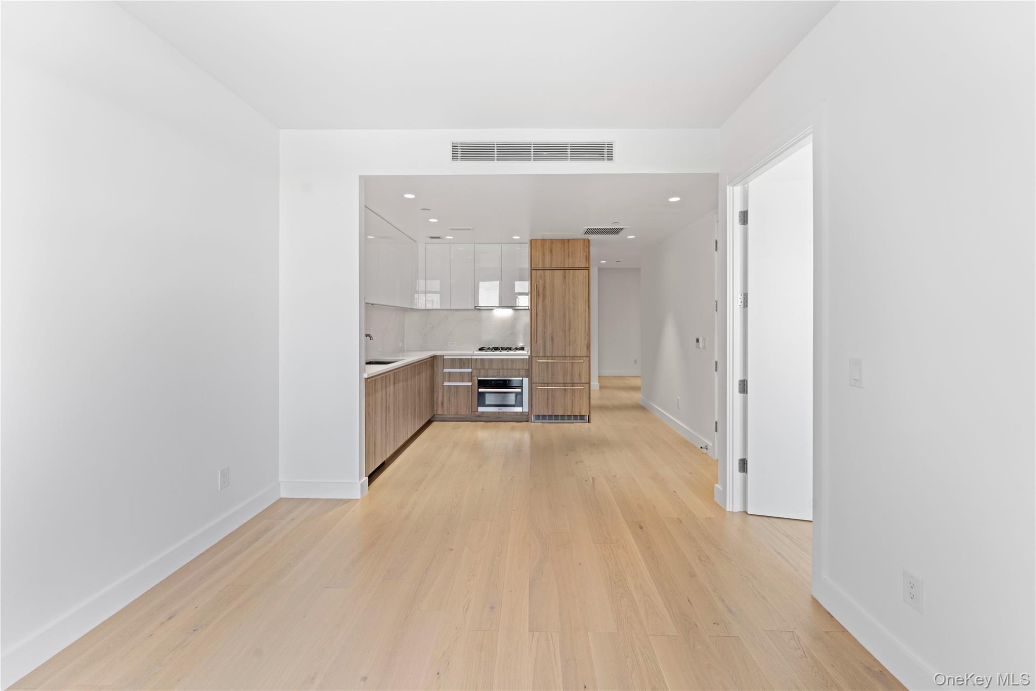 136-18 Maple Avenue 5g Property Photo 2