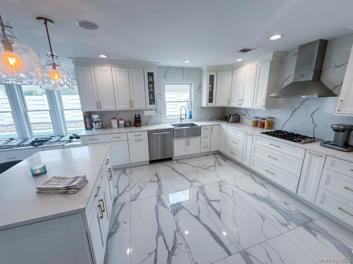 1903 Bergen Street Property Photo 4