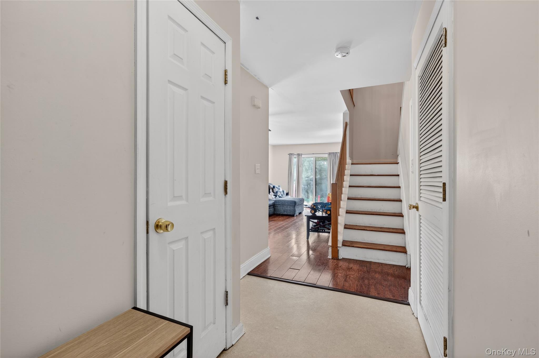 83 Lois Lane Property Photo 3