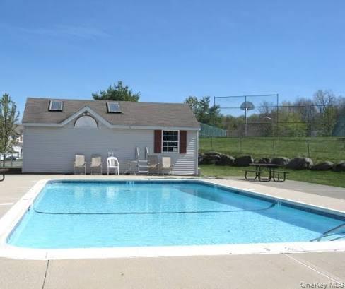 83 Lois Lane Property Photo 25