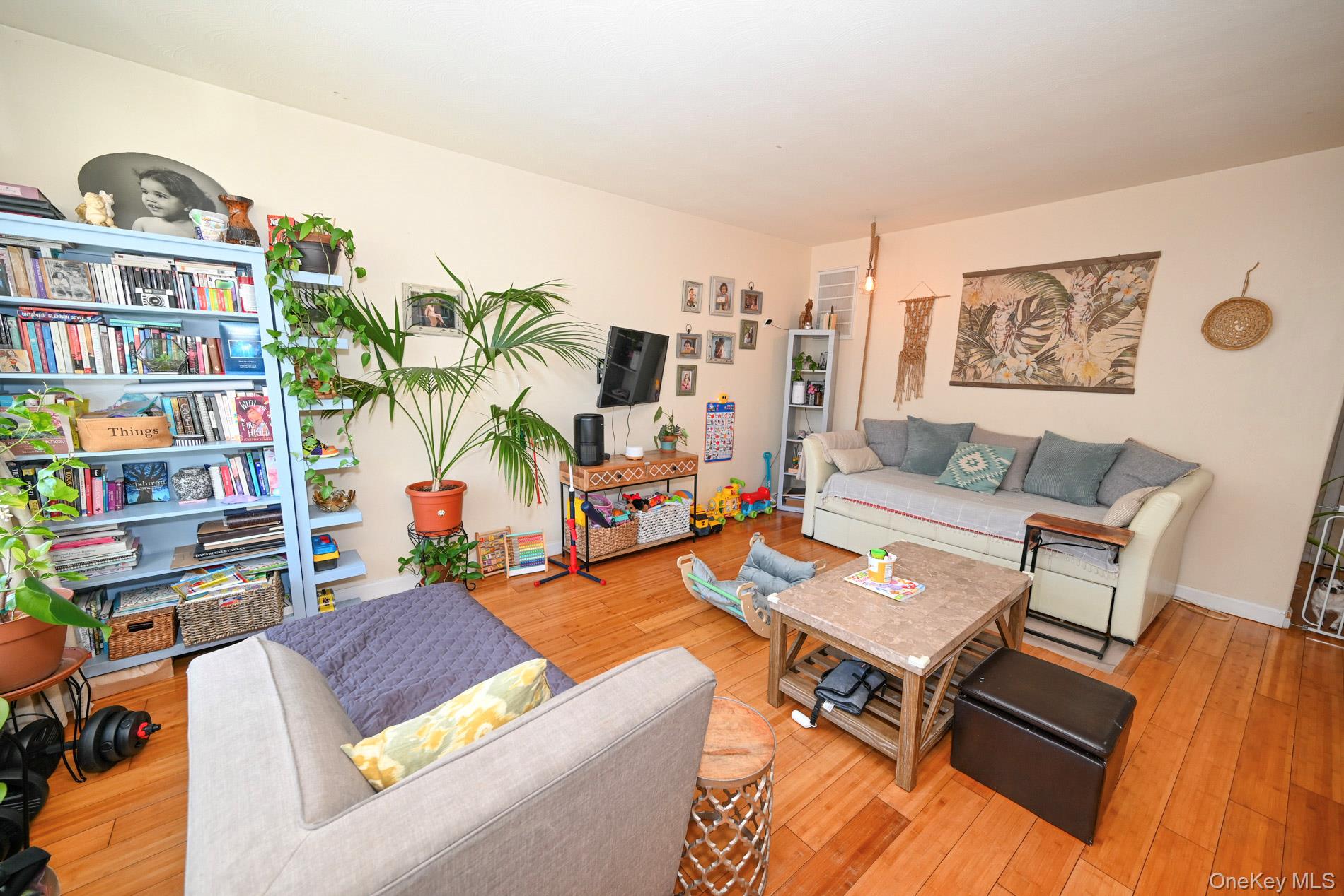 7704 Aquatic Drive Property Photo 3