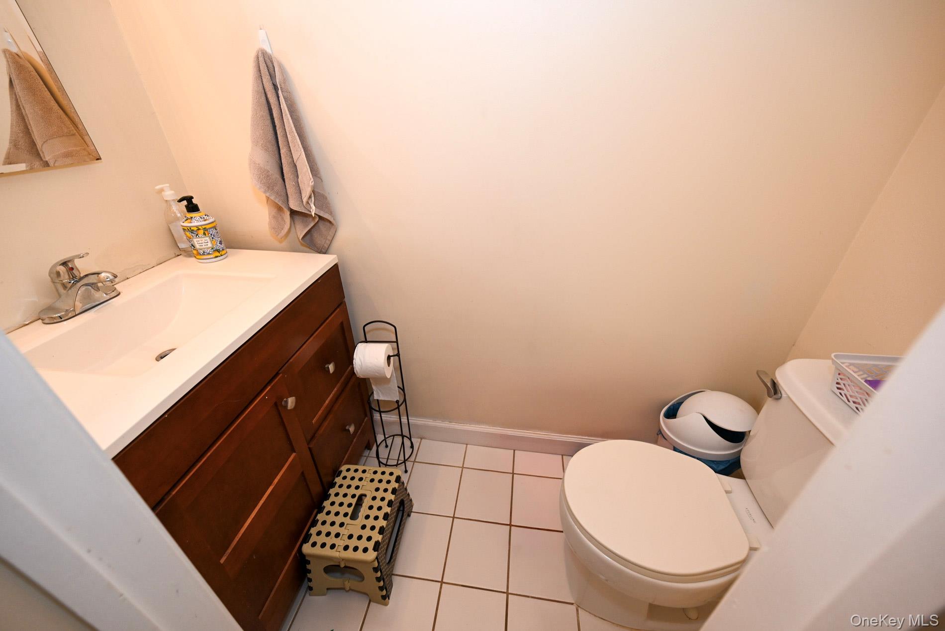 7704 Aquatic Drive Property Photo 5