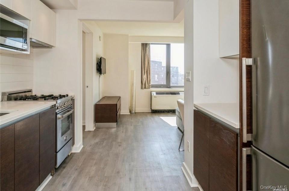 39-16 Prince Street 7e Property Photo 7