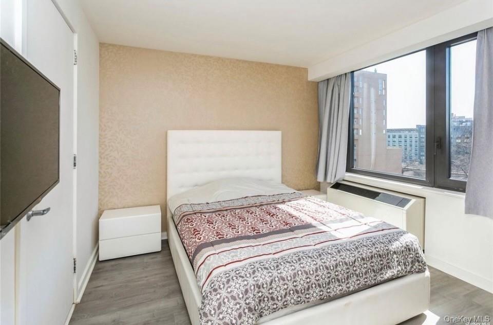 39-16 Prince Street 7e Property Photo 14
