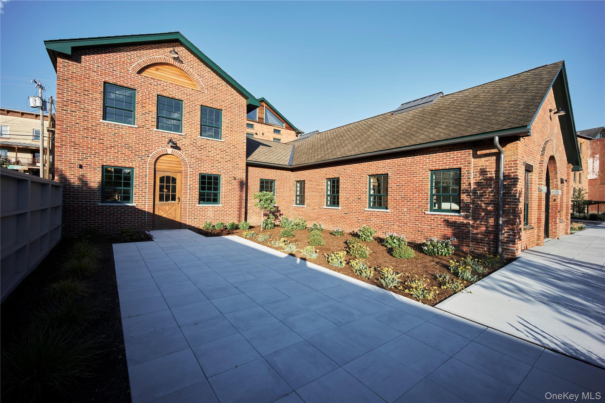 125 Water Street Property Photo 16