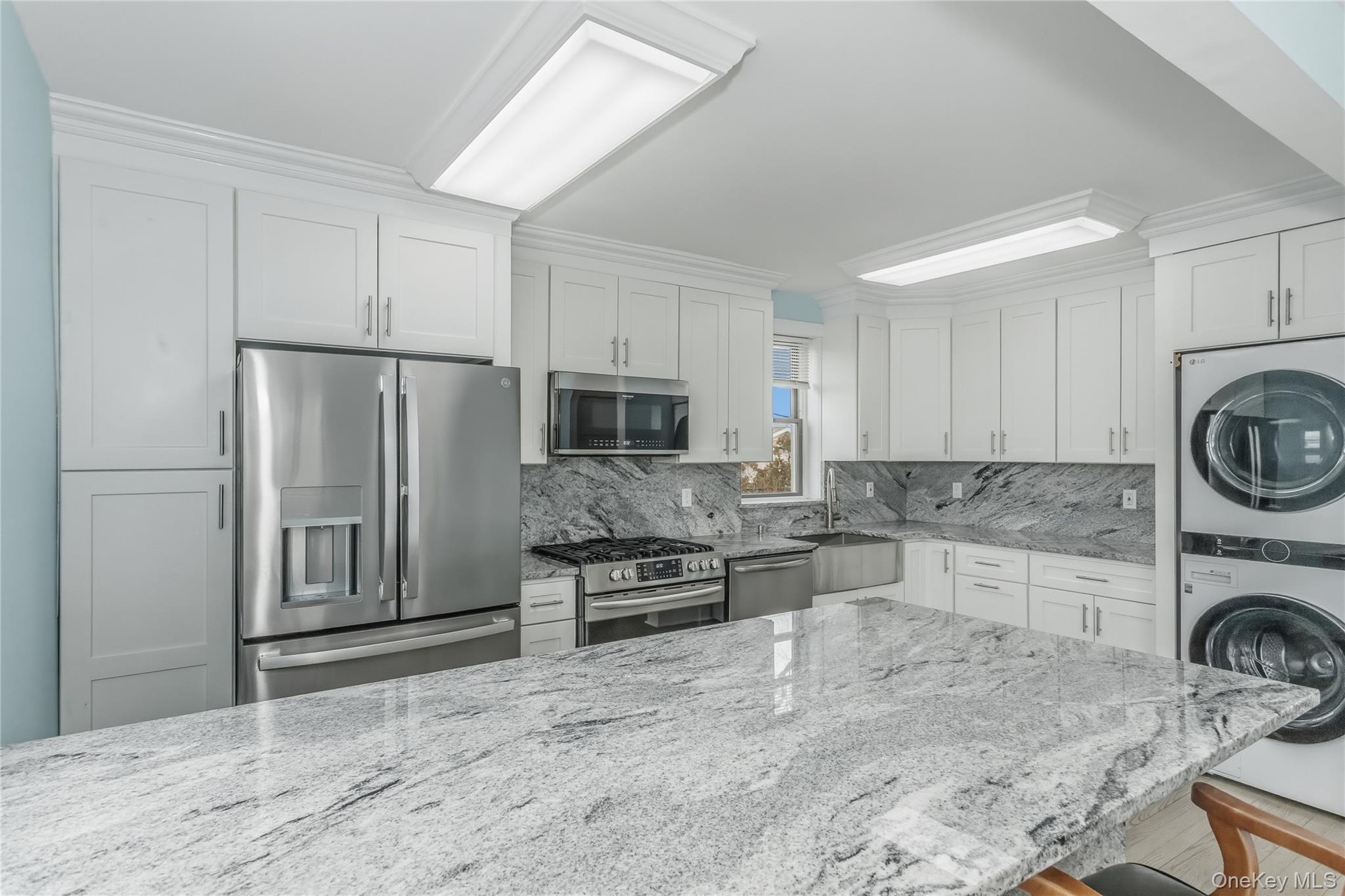 325 E Park Avenue Property Photo 12