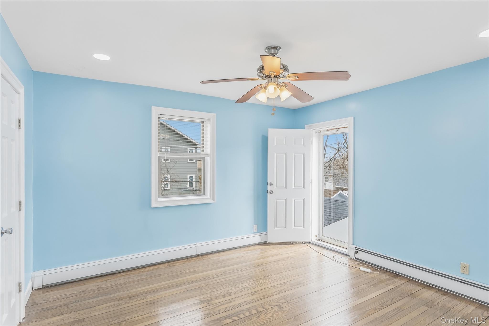 325 E Park Avenue Property Photo 15