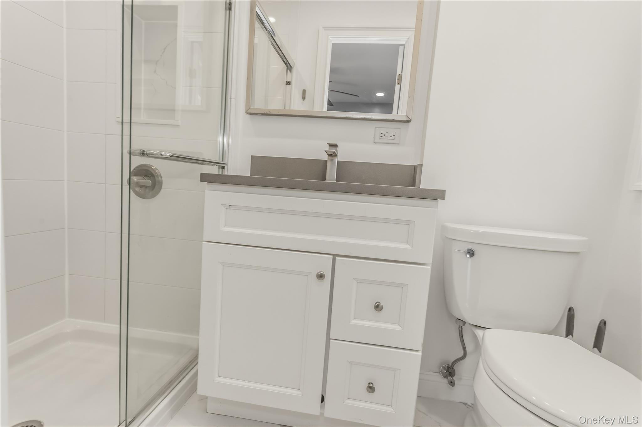 325 E Park Avenue Property Photo 18