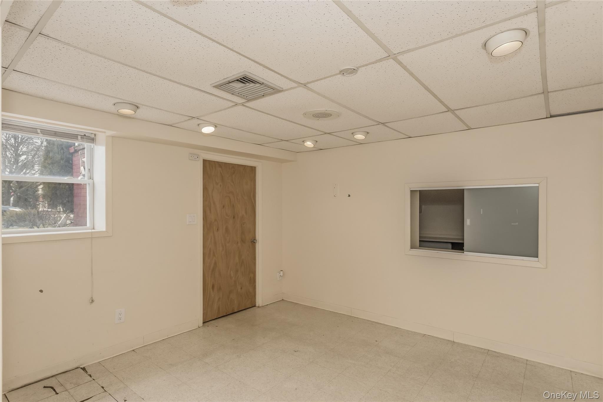 325 E Park Avenue Property Photo 34