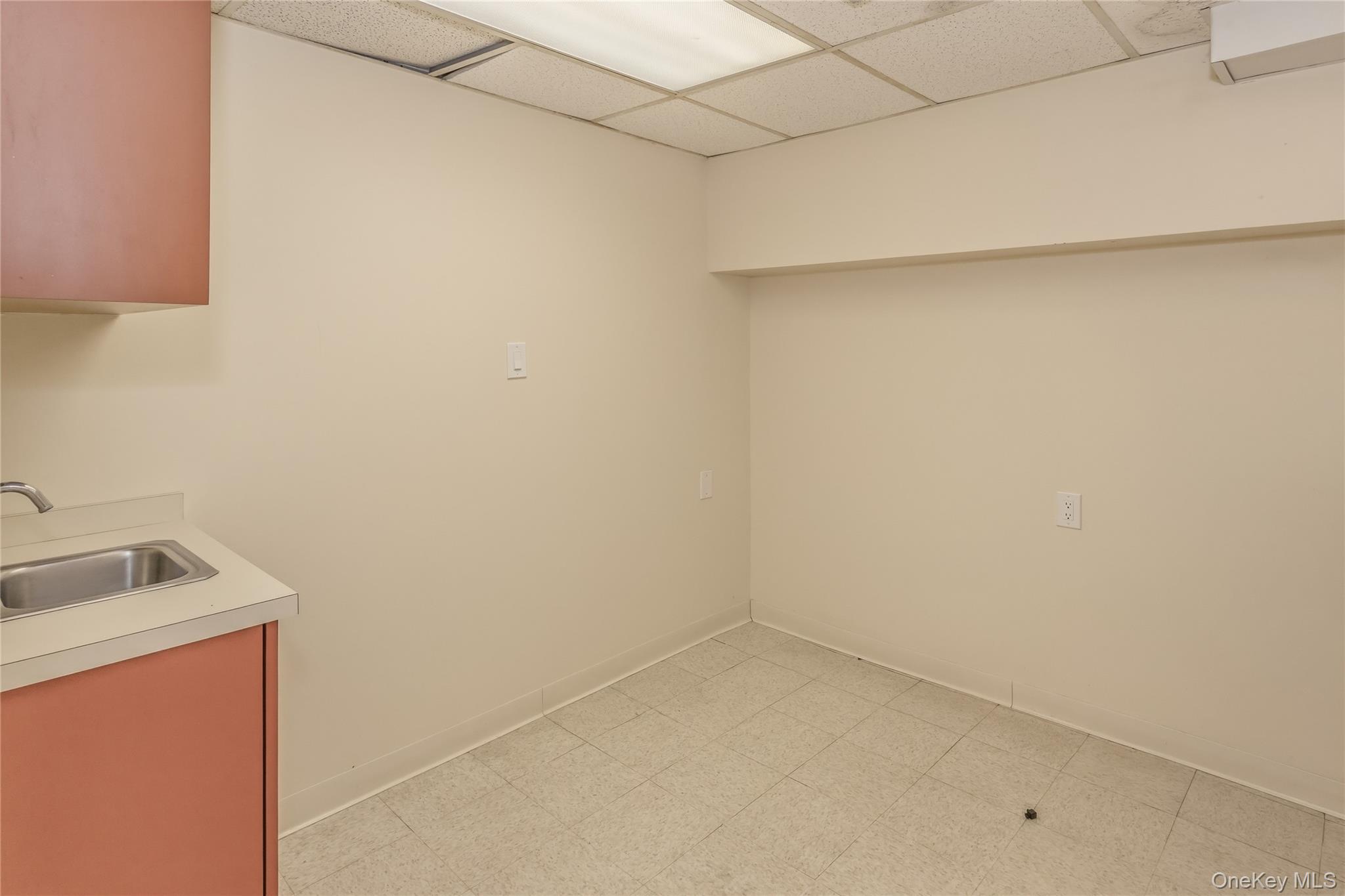 325 E Park Avenue Property Photo 38