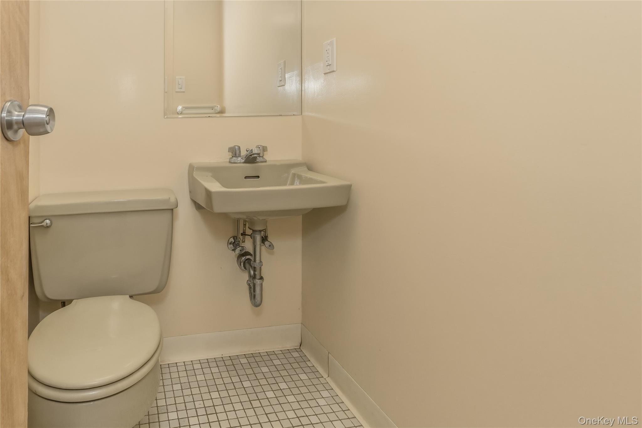 325 E Park Avenue Property Photo 41