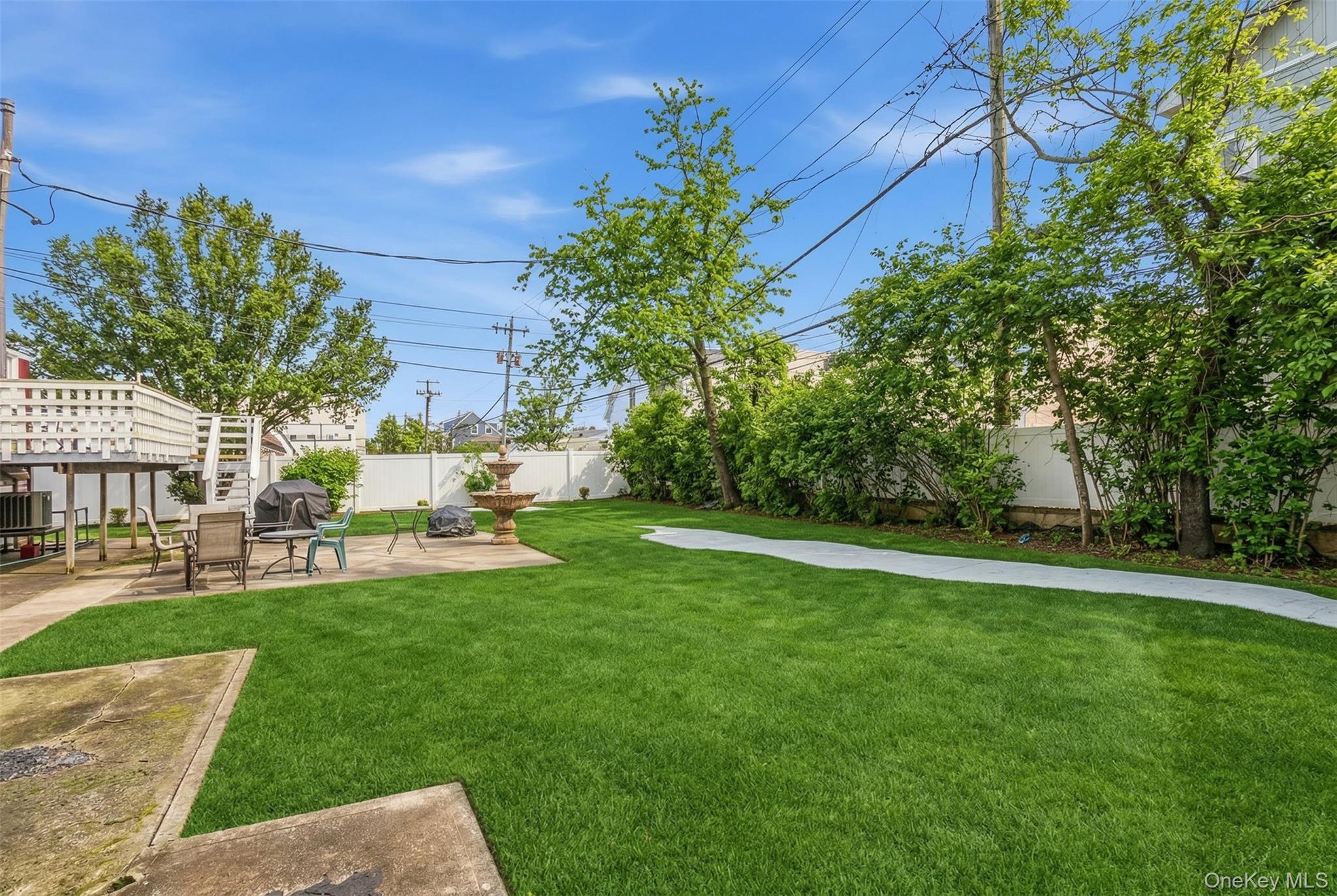 325 E Park Avenue Property Photo 45