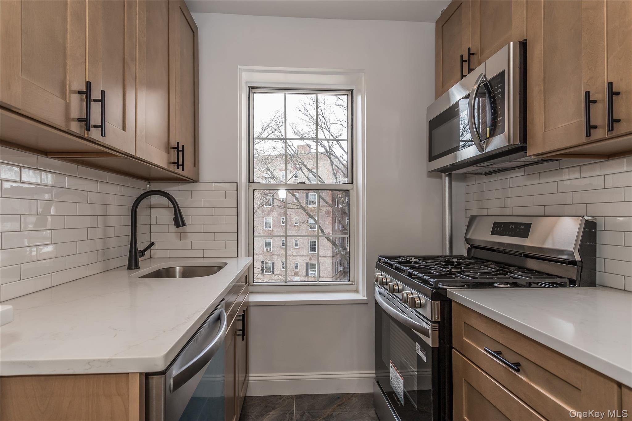 55-23 31 Avenue J4 Property Photo 12