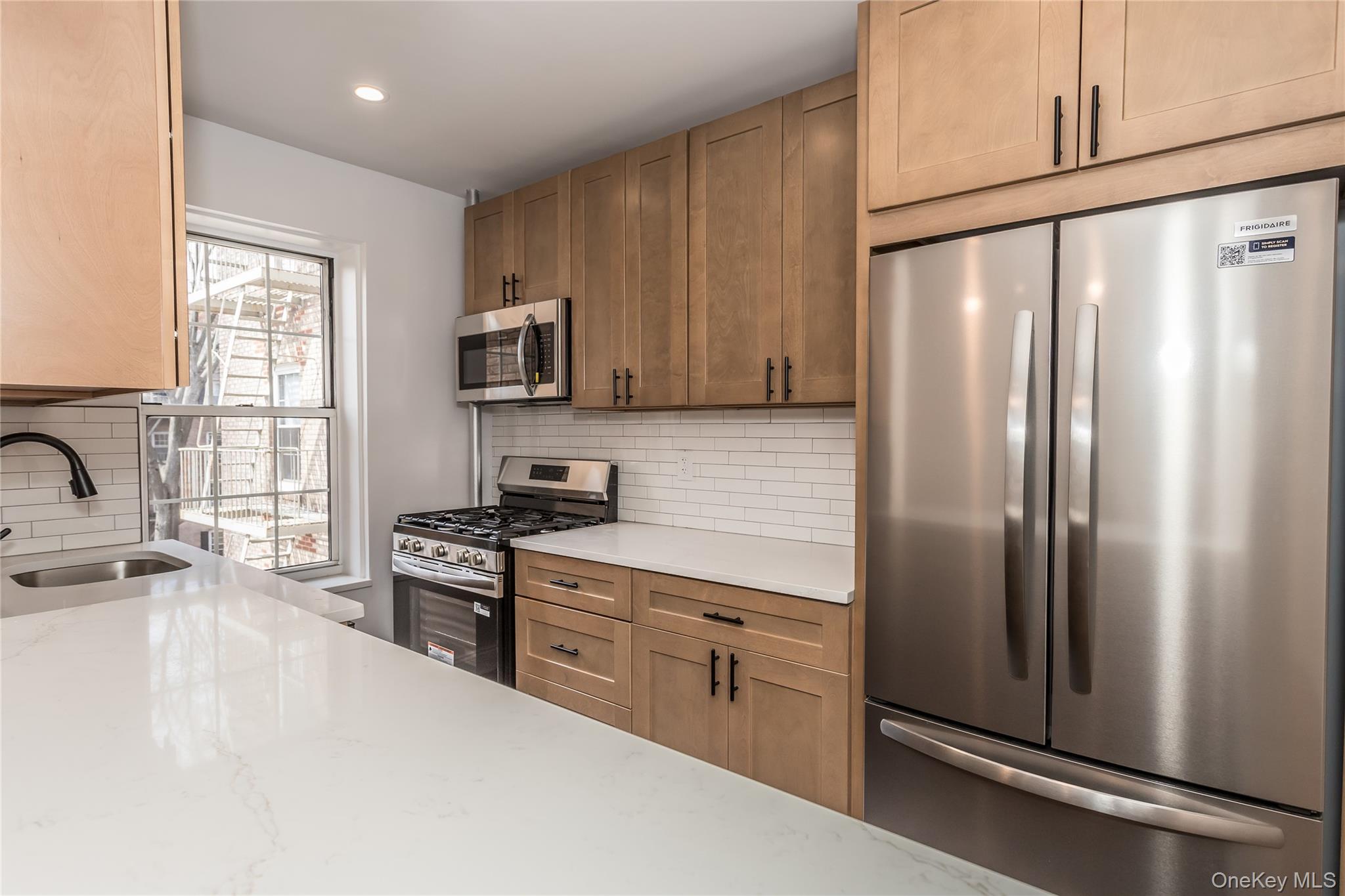 55-23 31 Avenue J4 Property Photo 14