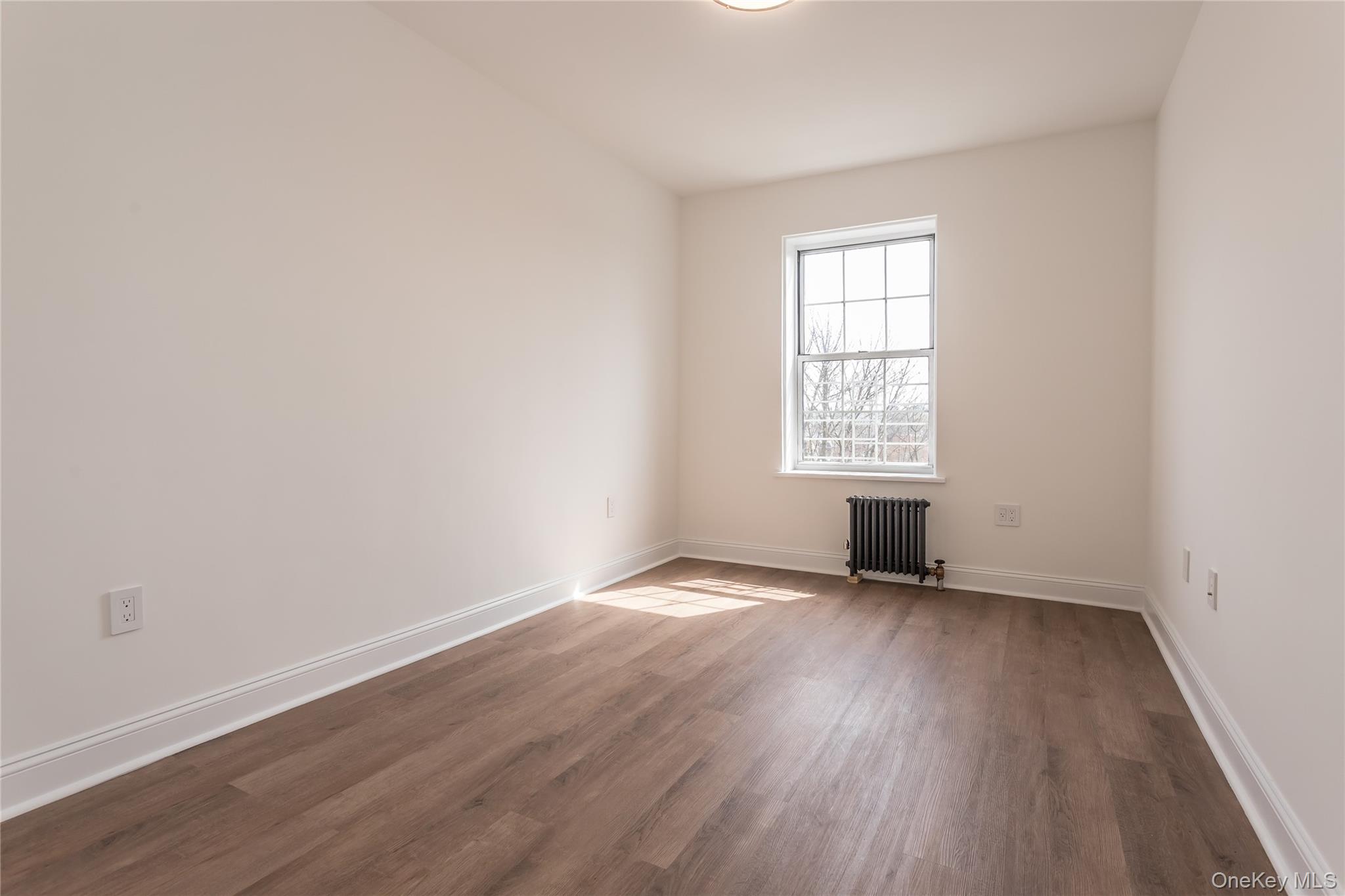 55-23 31 Avenue J4 Property Photo 20