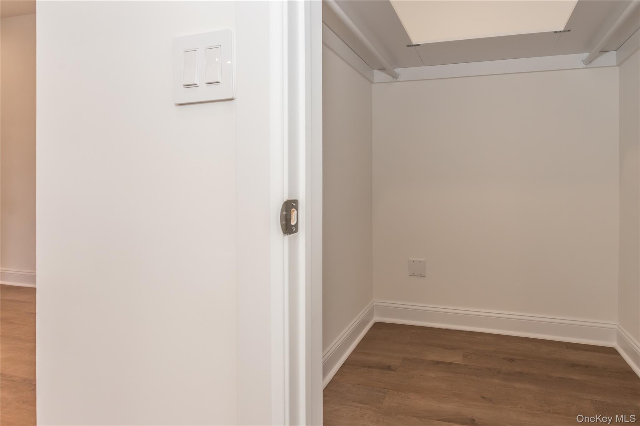 55-23 31 Avenue J4 Property Photo 24