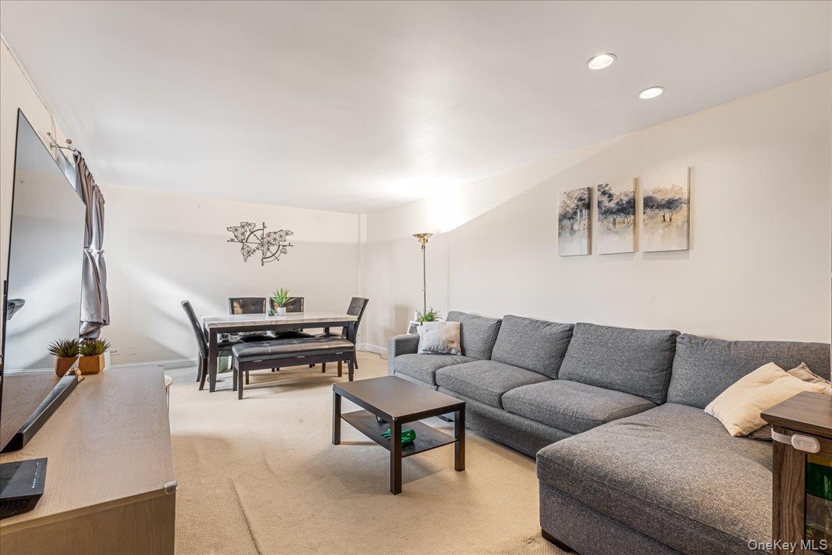 144-55 Melbourne Avenue 3e Property Photo 2