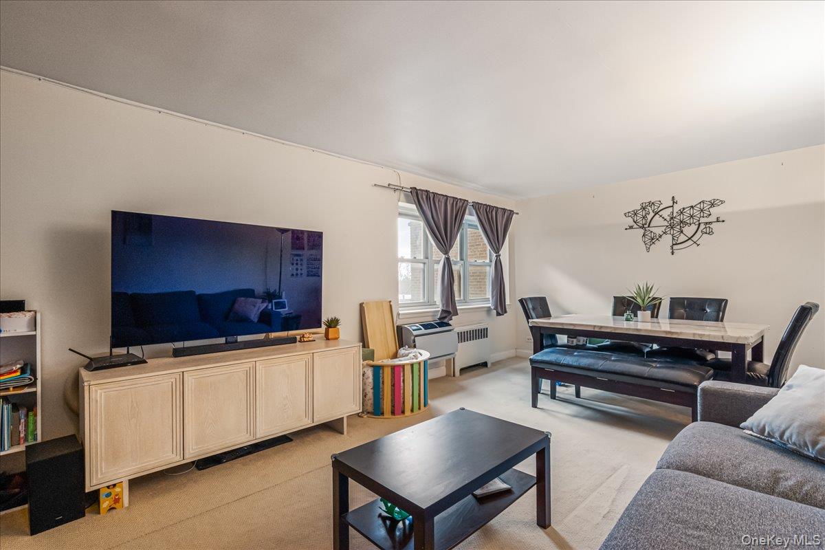 144-55 Melbourne Avenue 3e Property Photo 3