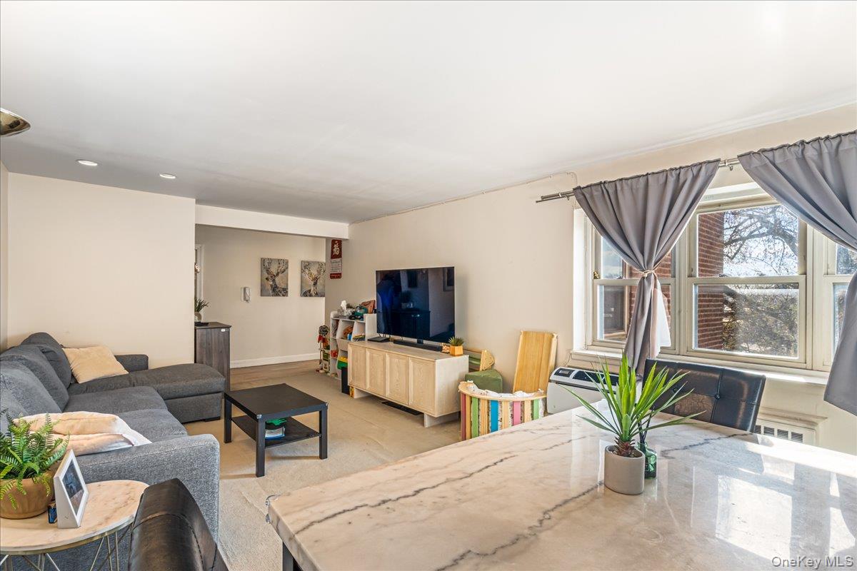 144-55 Melbourne Avenue 3e Property Photo 10