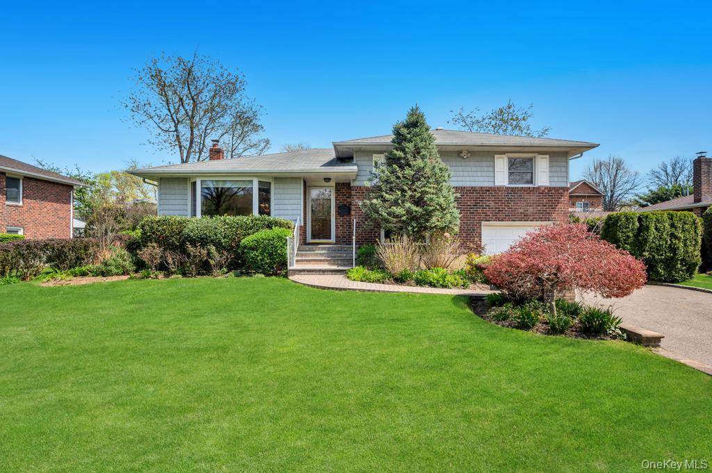 98 Larch Drive Property Photo 1