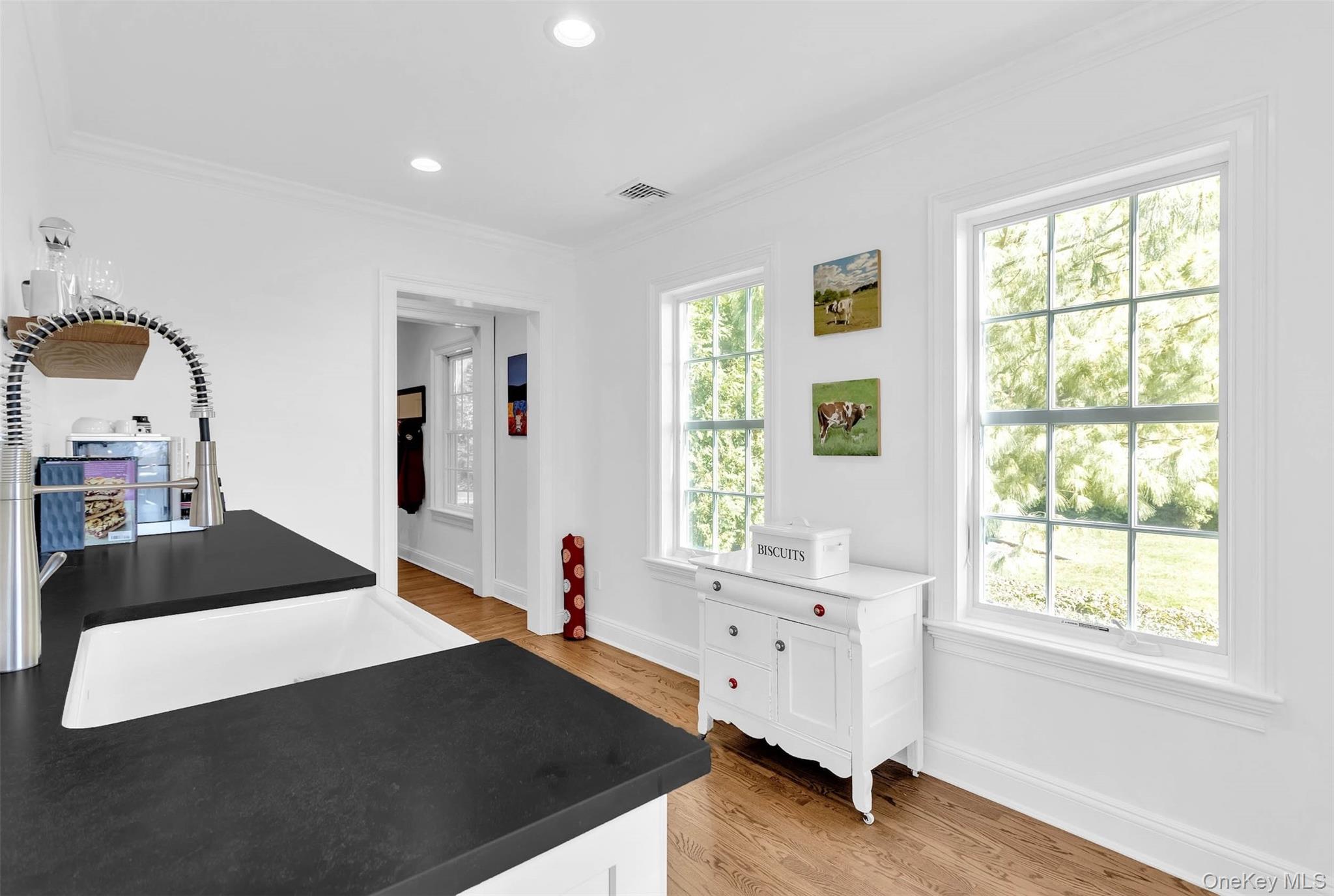 350 Laurel Way Property Photo 19