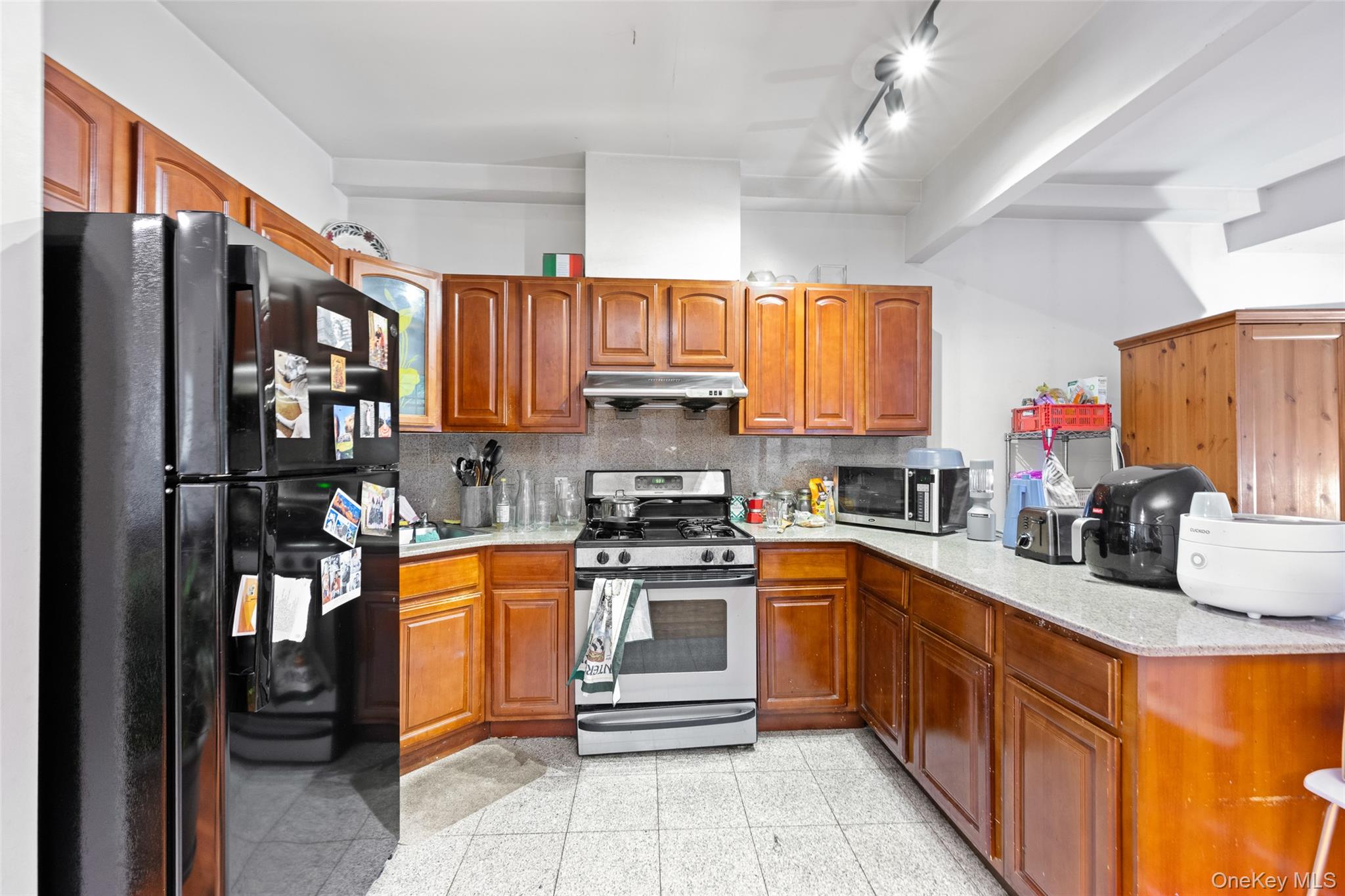 91 Hudson Avenue Property Photo 6