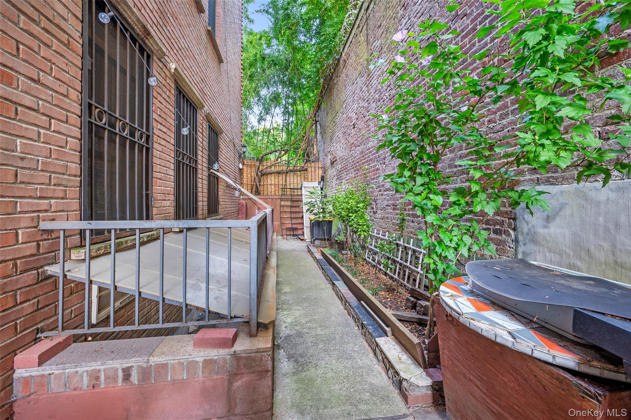 91 Hudson Avenue Property Photo 23