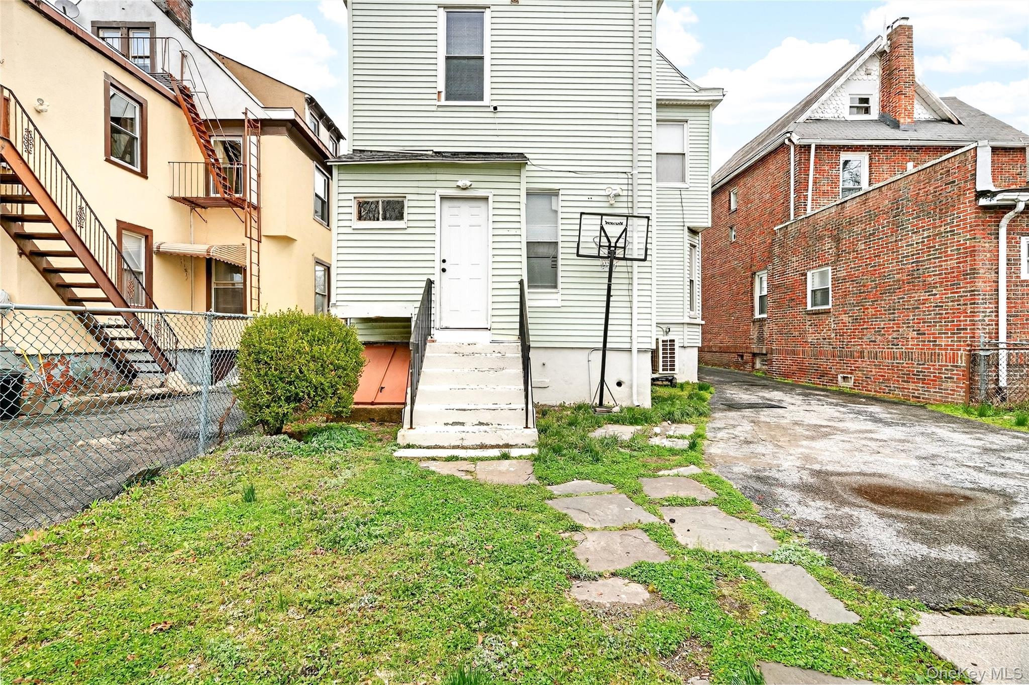 240 S 10th Avenue Property Photo 49