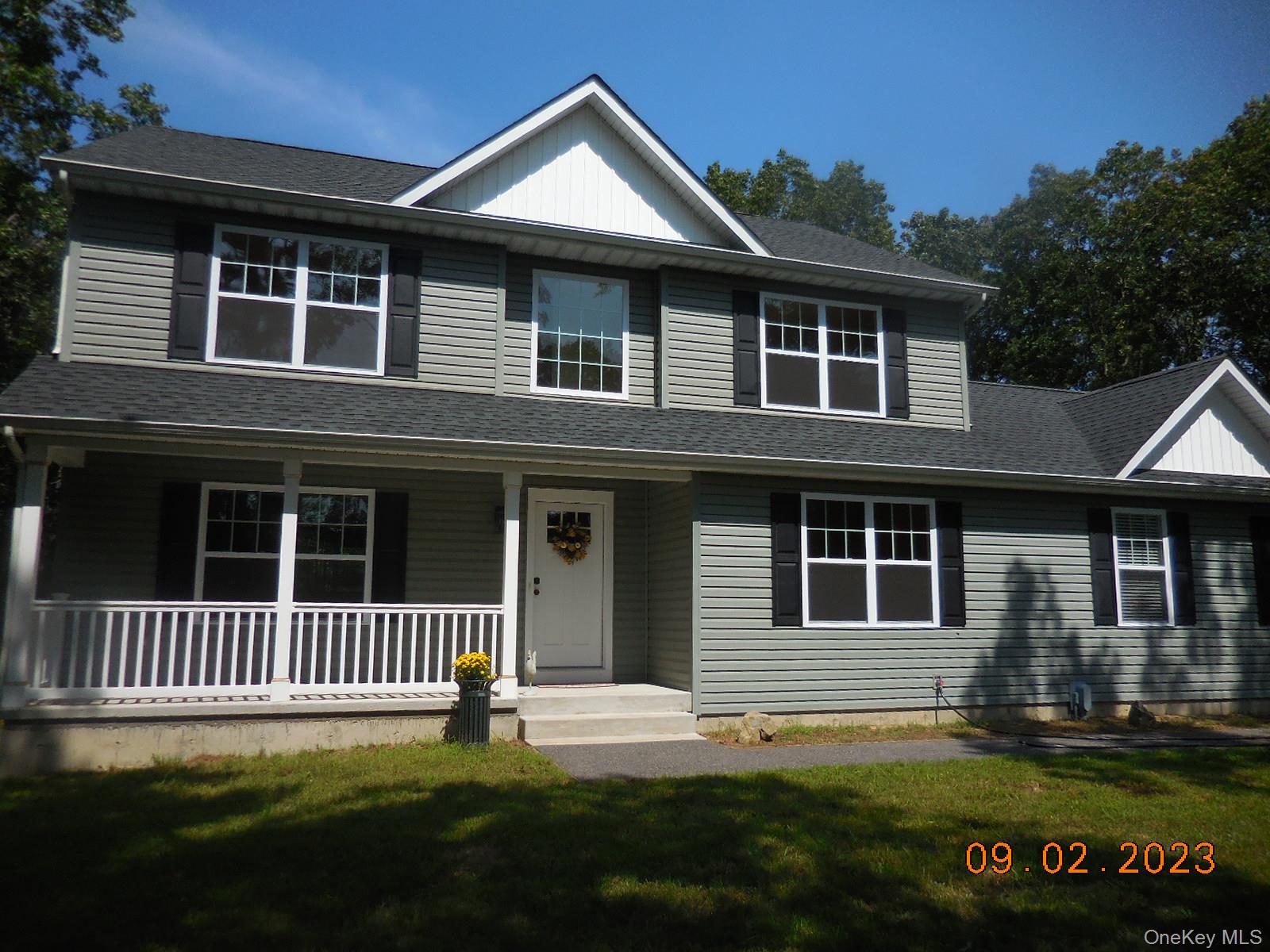 230 Expressway Drive Property Photo 1