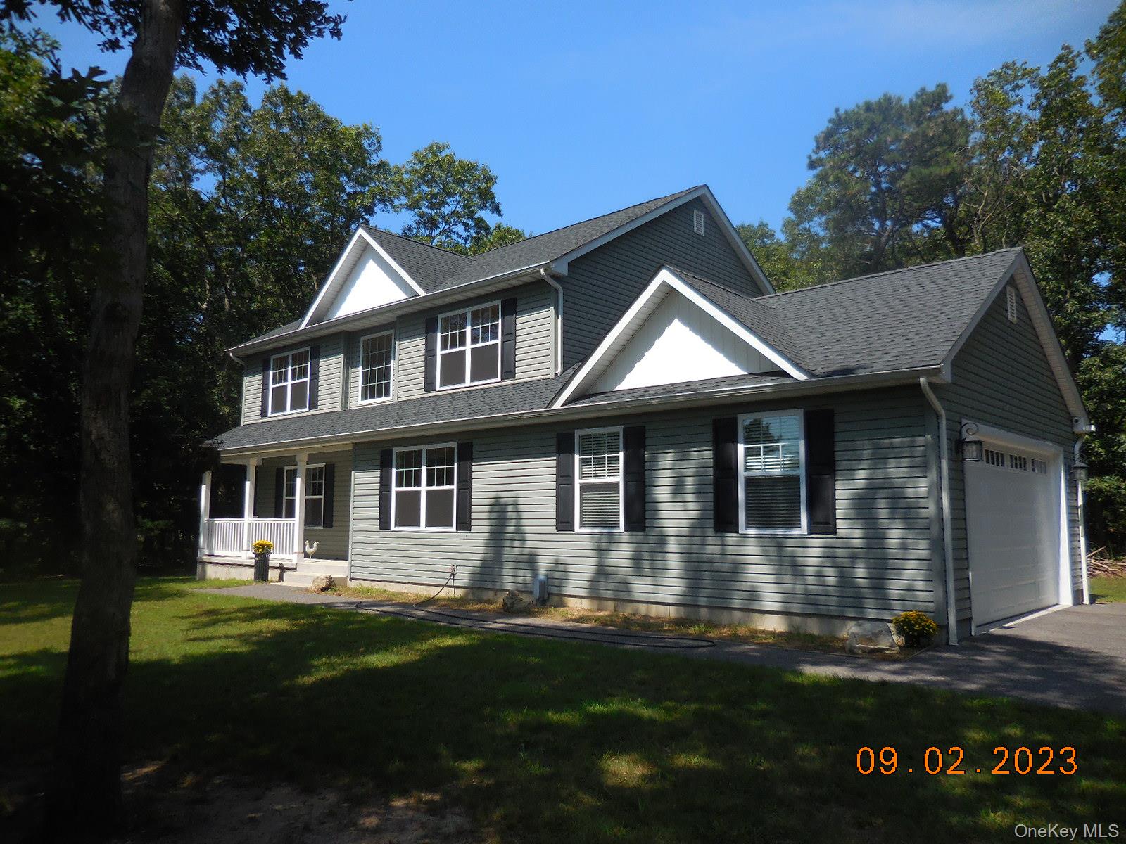 230 Expressway Drive Property Photo 2