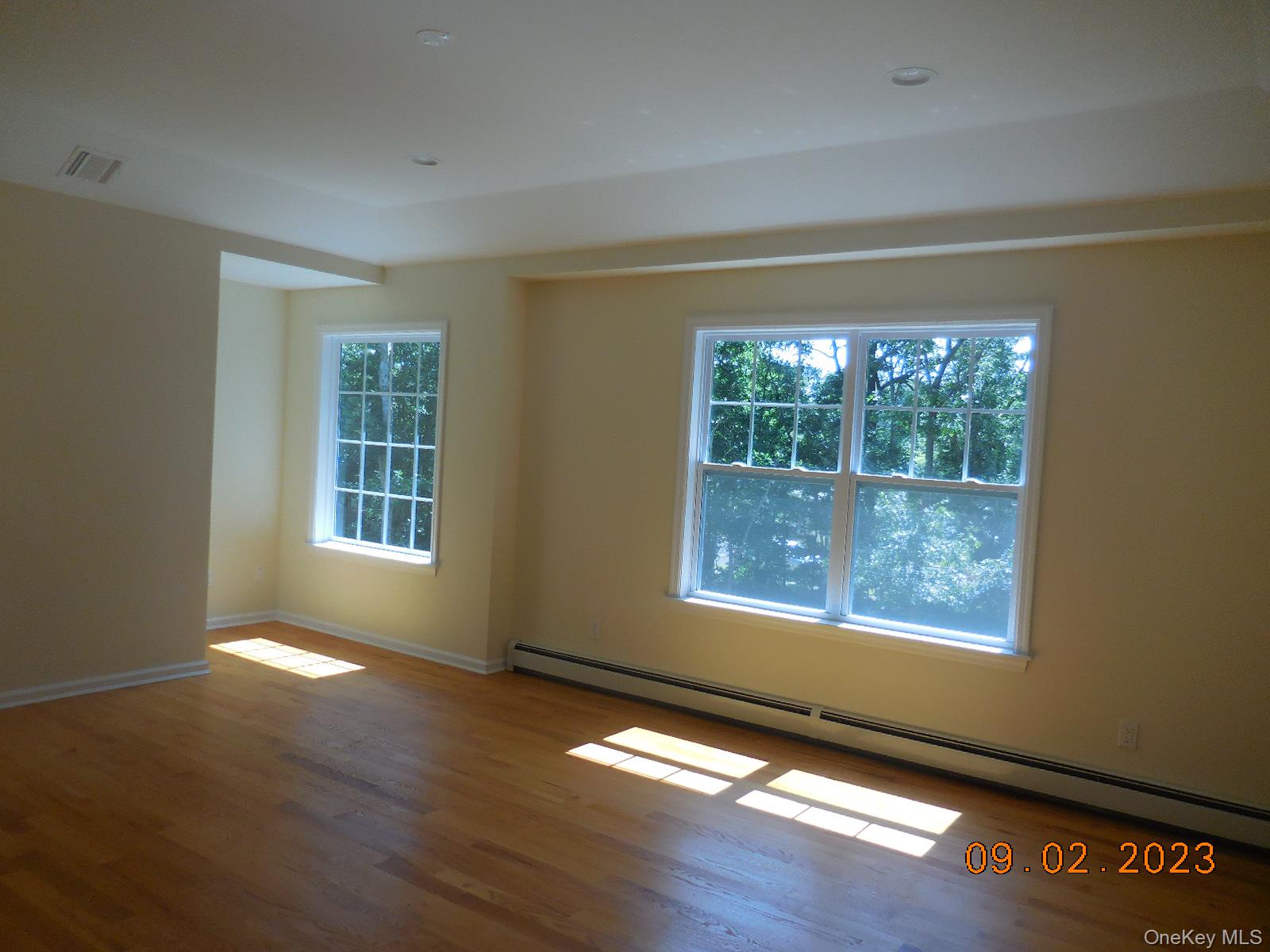 230 Expressway Drive Property Photo 15