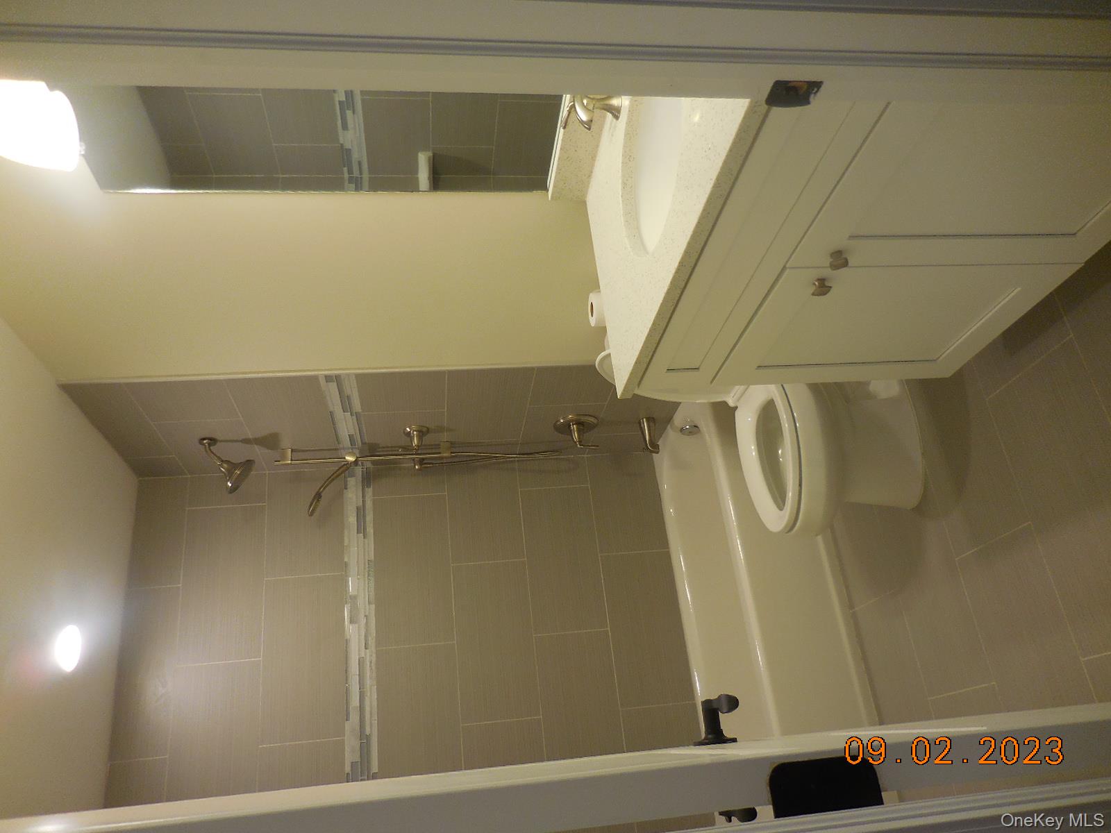 230 Expressway Drive Property Photo 16