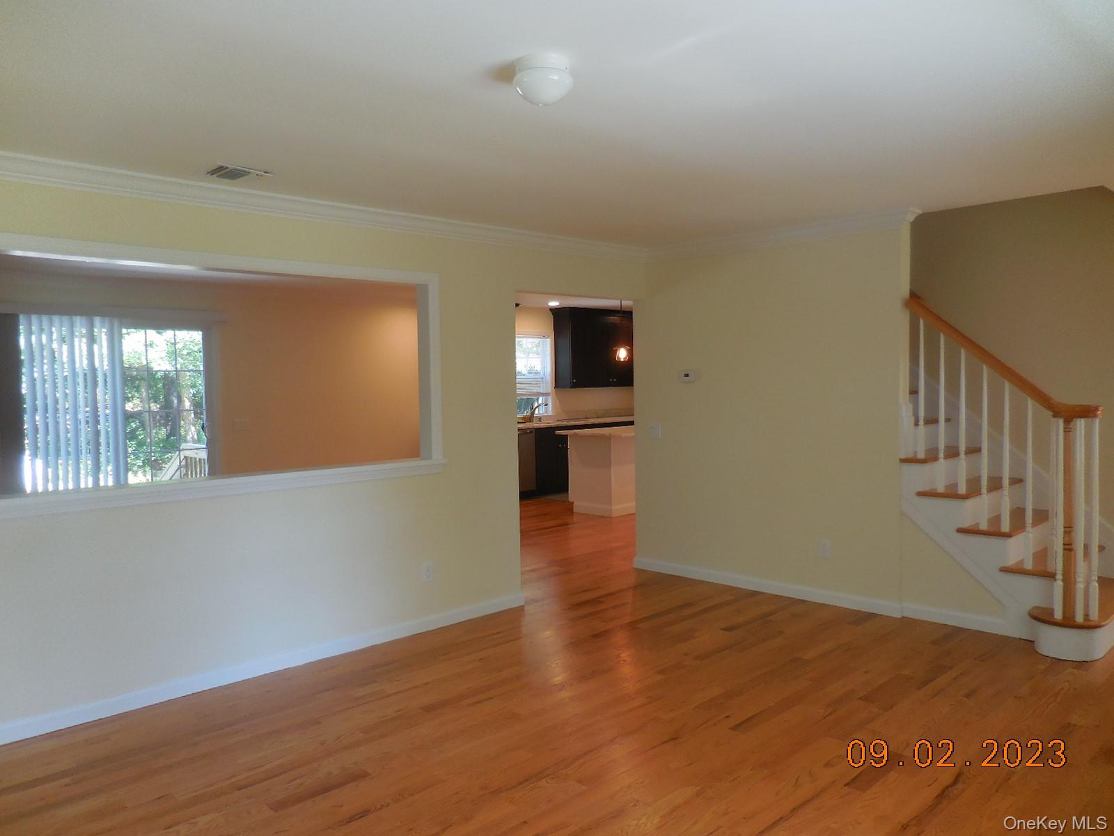 230 Expressway Drive Property Photo 18