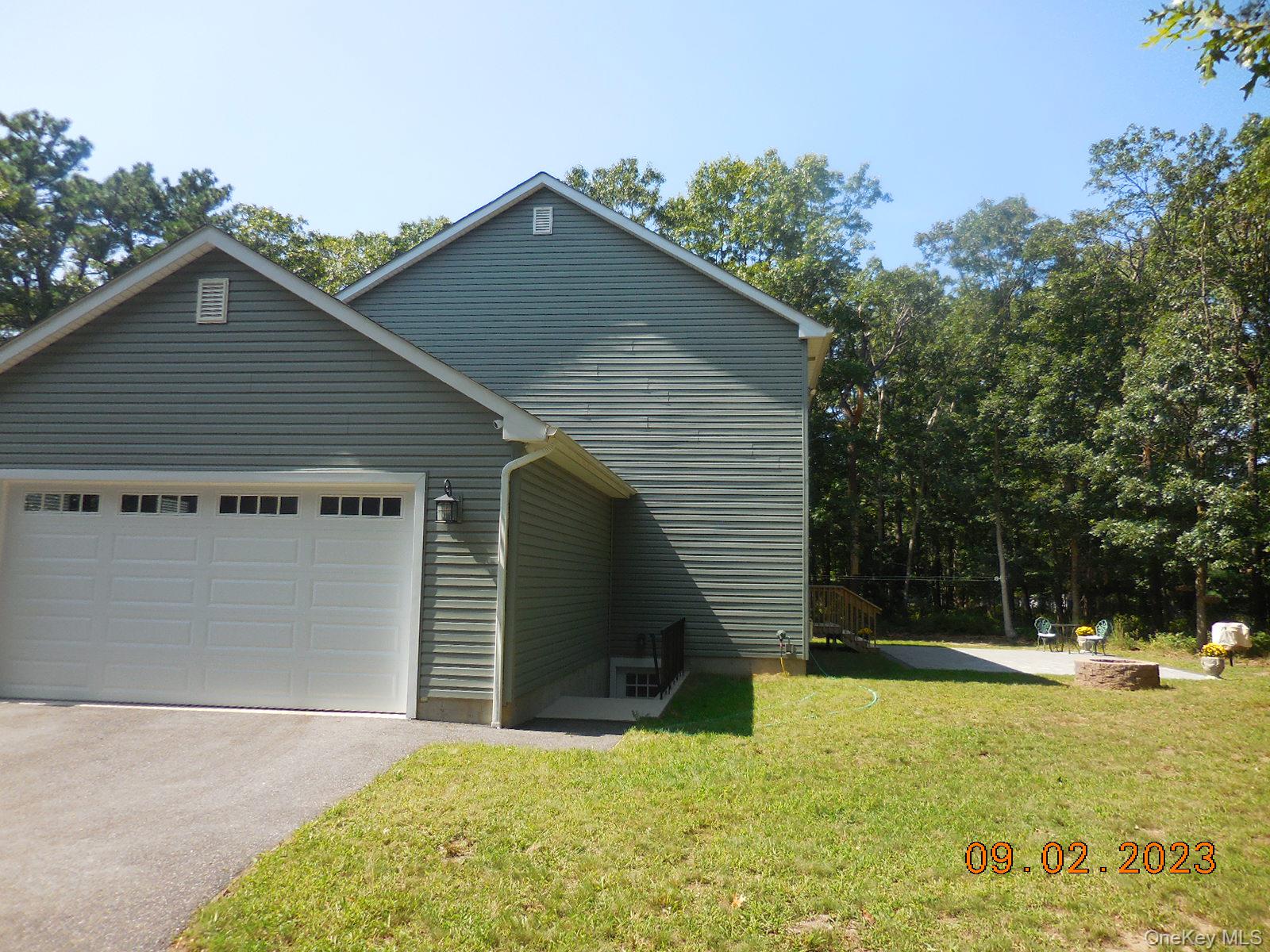 230 Expressway Drive Property Photo 19